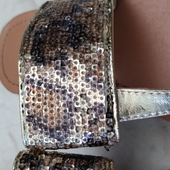 Laura Scott sandals. - Picture 2 of 8